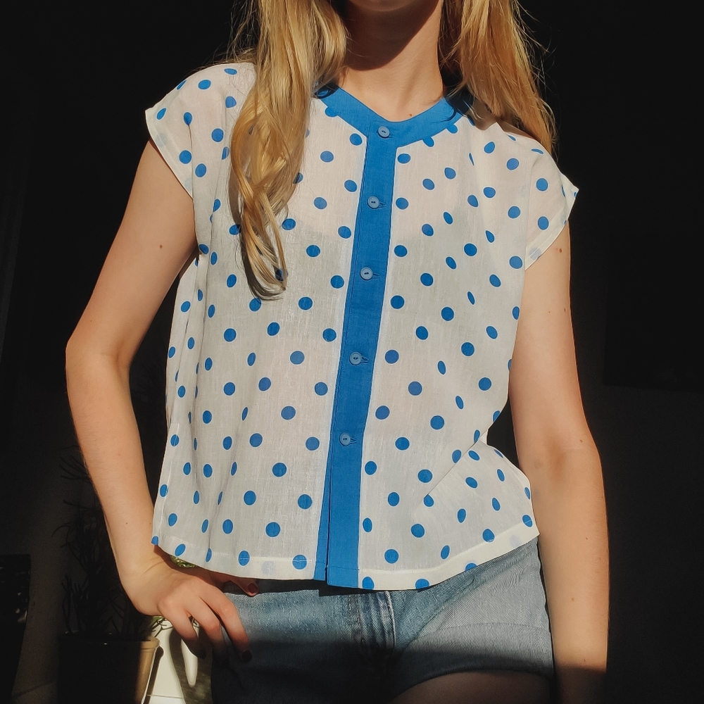 Cute Vintage 1950s White & Blue Polkadot Top